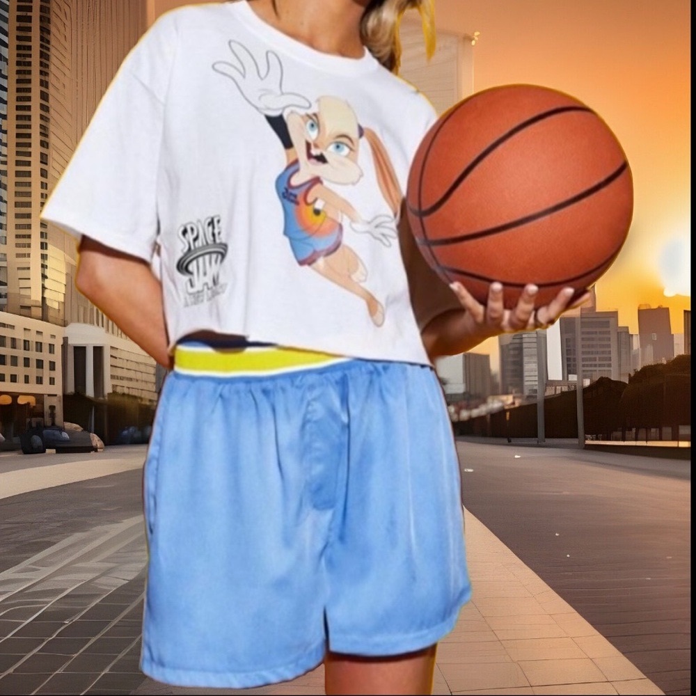 SPACE JAM A NEW LEGACY Bugs Bunny Cartoon White Crop W/ Raw Hems Short T-Shirt